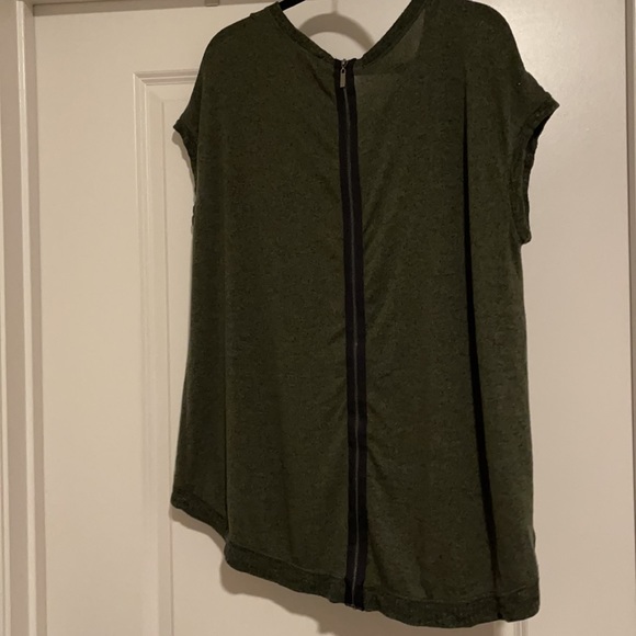 Army green high low, zippered back top - Picture 3 of 3